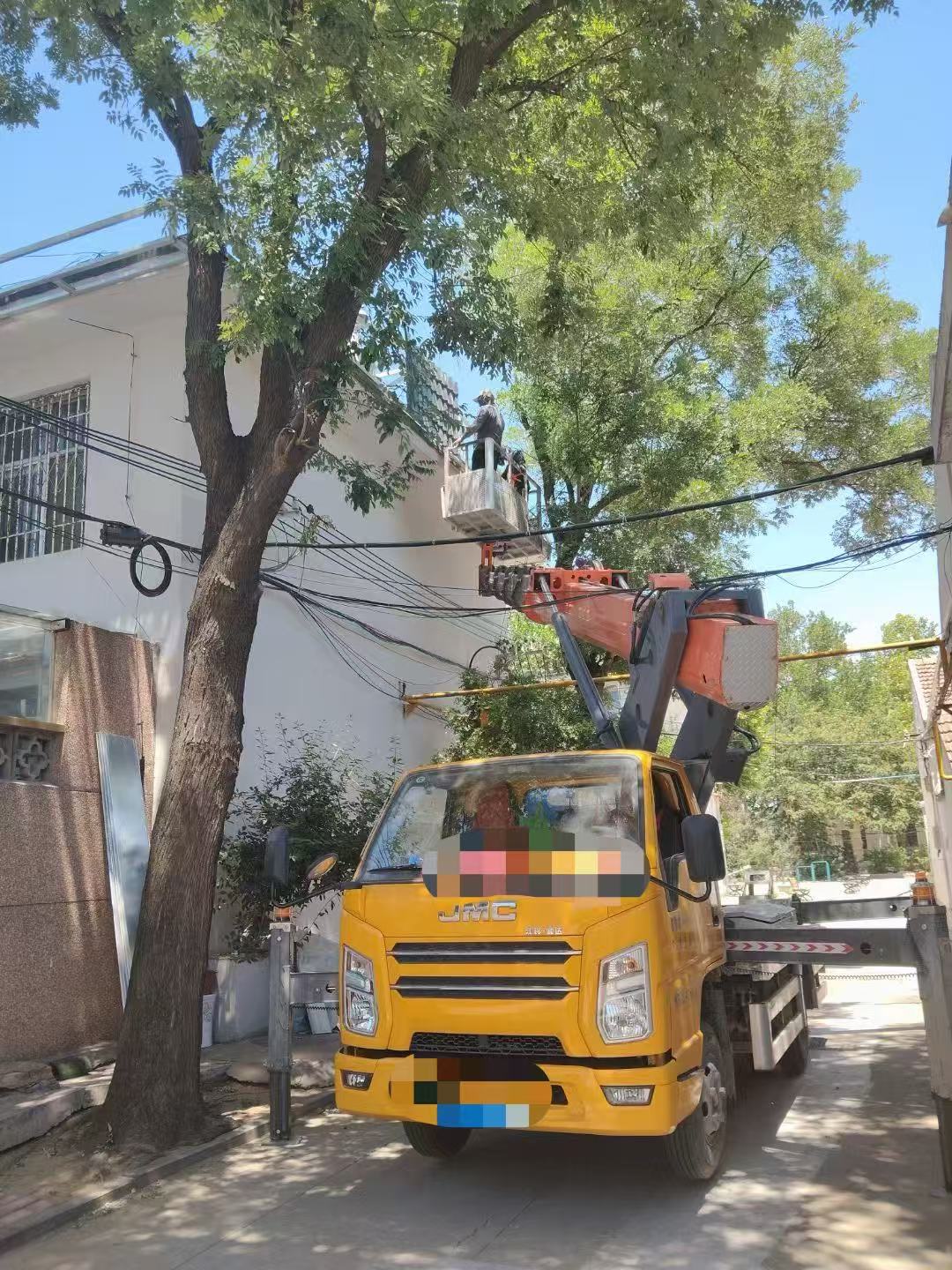 咸安区高空作业车能吊装重物吗？最大承载多少公斤？