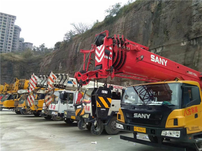 咸安区吊车出租按什么计费？台班费、单次费、里程费怎么算？