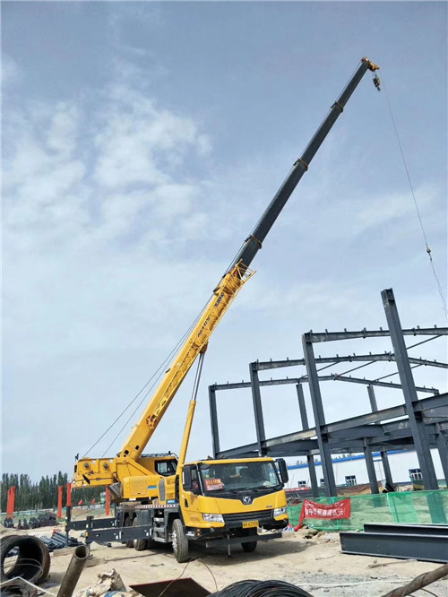 咸安区超高层建筑钢结构吊装案例